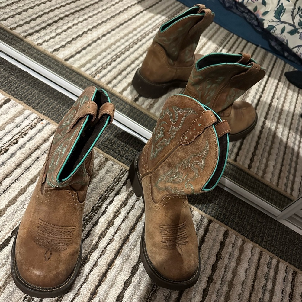 Brown Western Boots with Teal Accents 
Justin Gypsy Boots